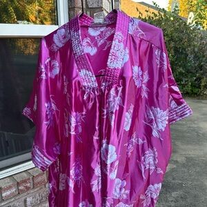 Nos Vintage SILKY  Pink White Floral zip Robe OSFAX
